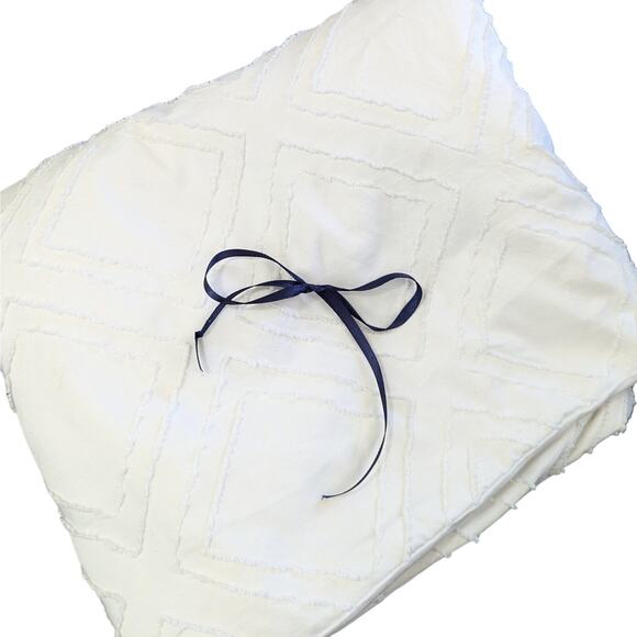 GORGEOUS LIGHTWEIGHT WHITE CHENILLE PATTERNED POLY DUVET, COMFORTER COVER! SZ KG - Picture 10 of 10